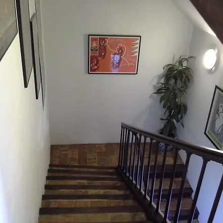 Mansion Victorine منزل للإقامة