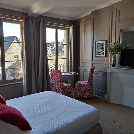 Проживание в семье Mansion Victorine