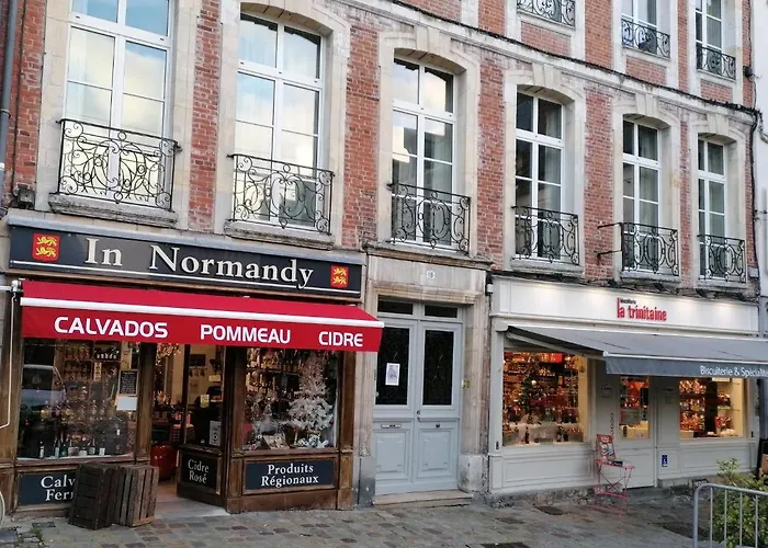 Mansion Victorine Homestay *